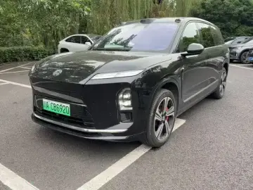 Nio ES8