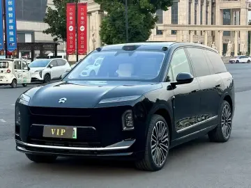 Nio ES8