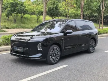 Nio ES8