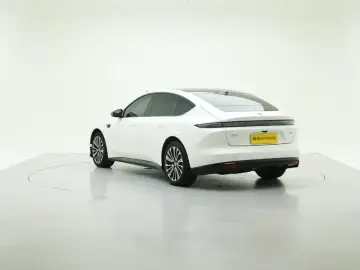 2025 Nio ET5 с пробегом 16 500 км