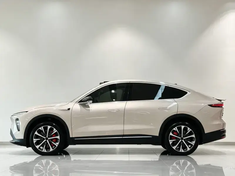 2023 Nio EC7 с пробегом 31 500 км