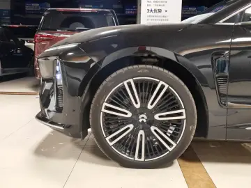 2025 Nio ET9 с пробегом 19 000 км