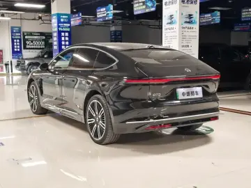 2025 Nio ET9 с пробегом 19 000 км