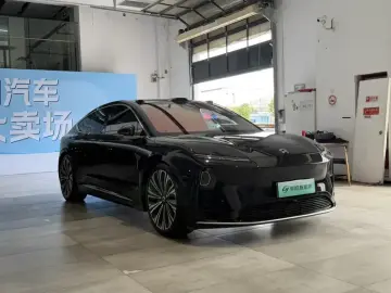 2025 Nio ET9 с пробегом 39 700 км