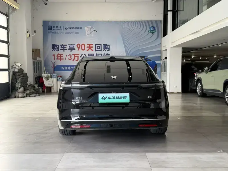 2025 Nio ET9 с пробегом 39 700 км