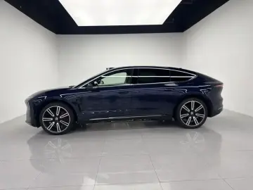 2025 Nio ET9 с пробегом 1 100 км