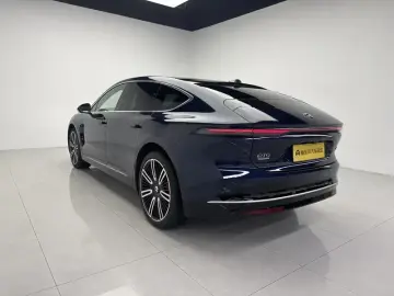 2025 Nio ET9 с пробегом 1 100 км