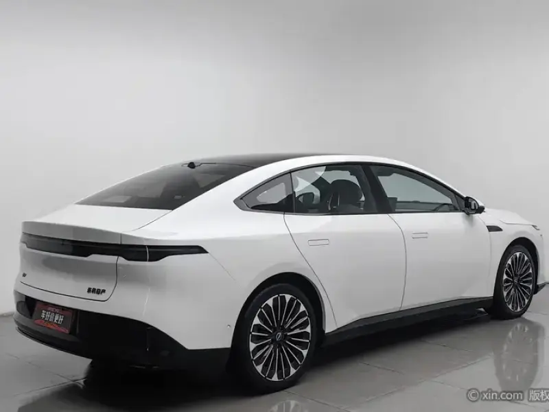 2025 Nissan N7 с пробегом 15 900 км