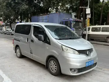2013 Nissan NV200 с пробегом 200 000 км