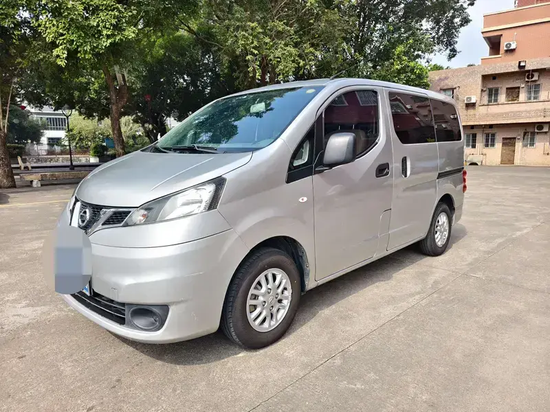 2016 Nissan NV200 с пробегом 100 000 км