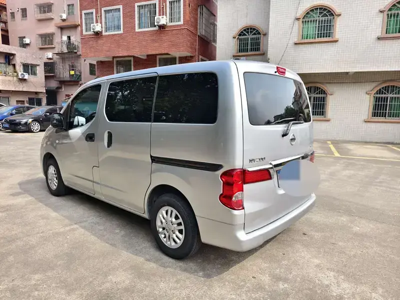 2016 Nissan NV200 с пробегом 100 000 км