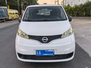 2011 Nissan NV200 с пробегом 170 000 км