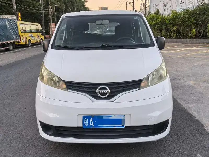 2011 Nissan NV200 с пробегом 170 000 км