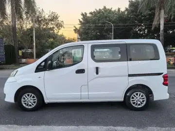 2011 Nissan NV200 с пробегом 170 000 км