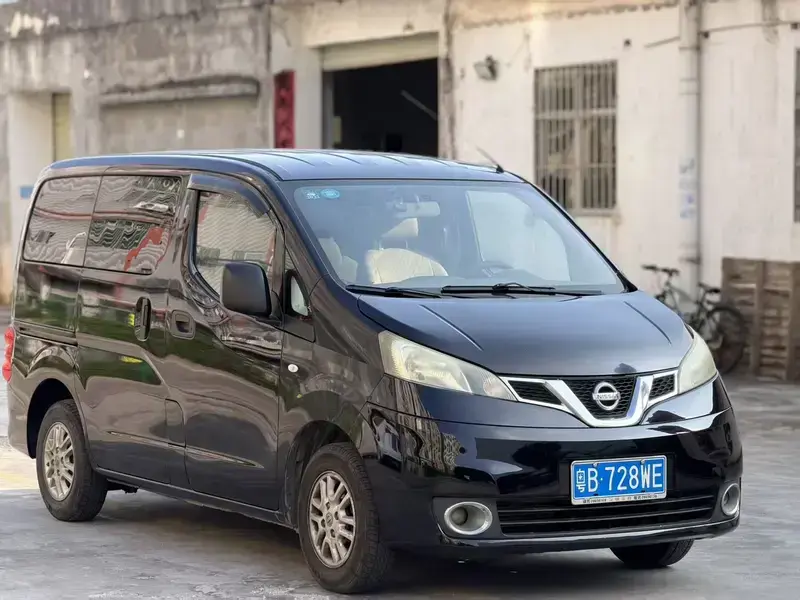 2014 Nissan NV200 с пробегом 190 000 км