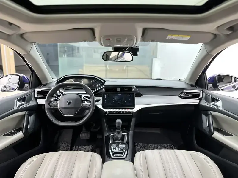 2022 Peugeot 408 с пробегом 16 000 км