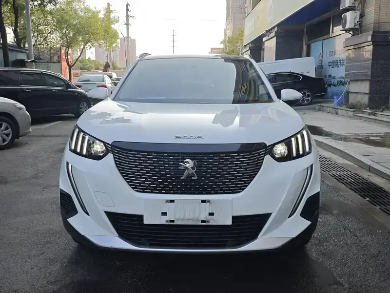 2022 Peugeot 2008 с пробегом 19 000 км