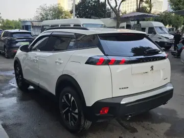 2022 Peugeot 2008 с пробегом 19 000 км