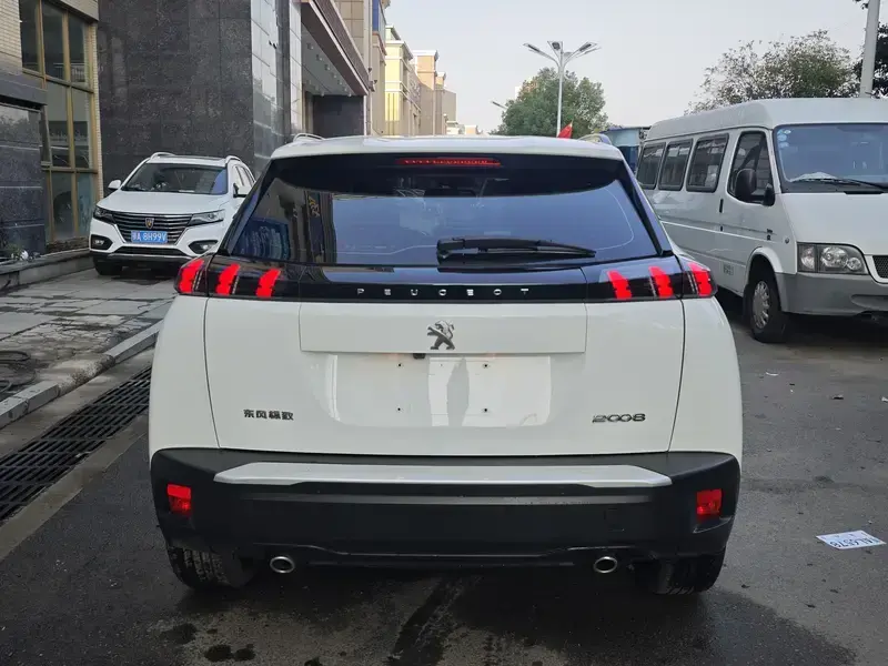 2022 Peugeot 2008 с пробегом 19 000 км