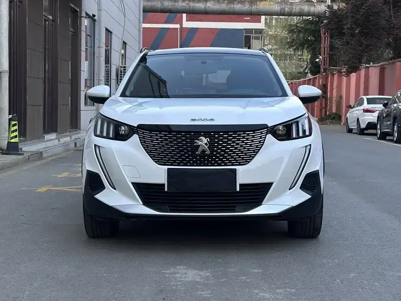 2022 Peugeot 2008 с пробегом 31 000 км
