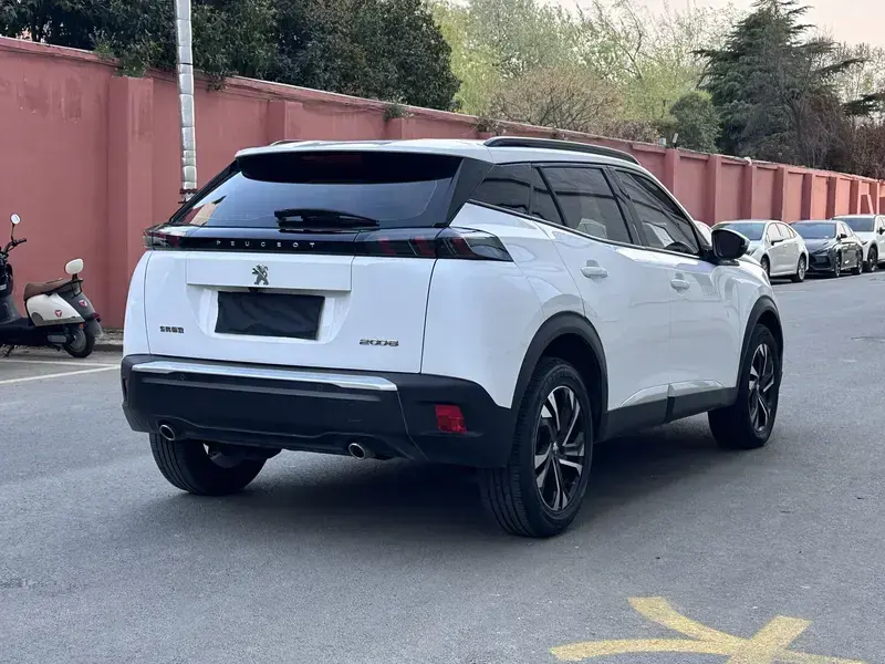 2022 Peugeot 2008 с пробегом 31 000 км