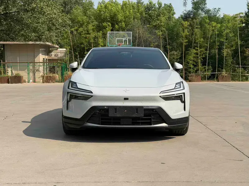 2024 Polestar 4 с пробегом 35 000 км