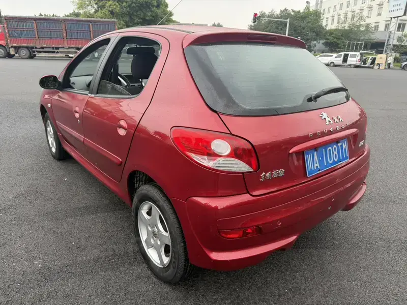 2011 Peugeot 207 с пробегом 73 800 км