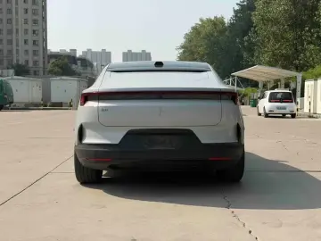 2024 Polestar 4 с пробегом 35 000 км