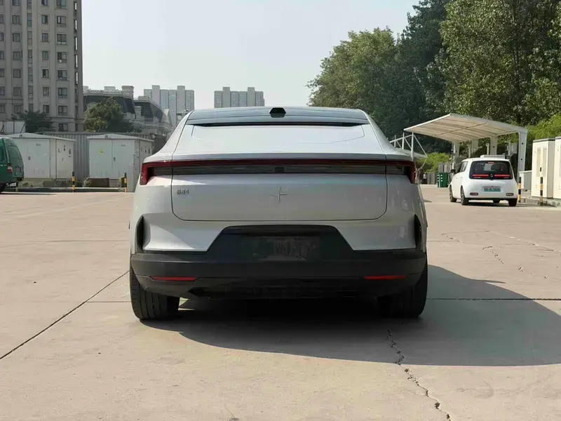 2024 Polestar 4 с пробегом 35 000 км