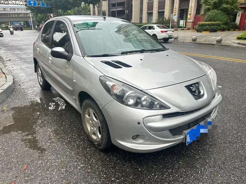 2011 Peugeot 207 с пробегом 90 000 км