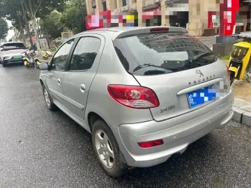 2011 Peugeot 207 с пробегом 90 000 км