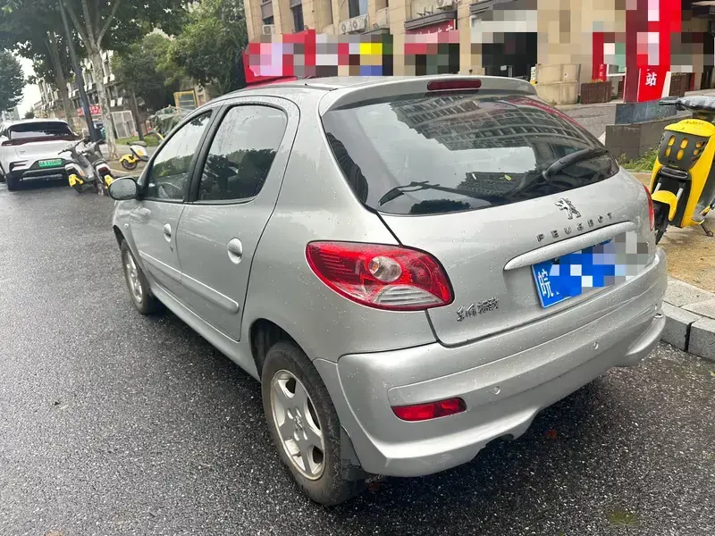 2011 Peugeot 207 с пробегом 90 000 км
