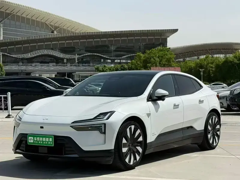 2023 Polestar 4 с пробегом 100 000 км