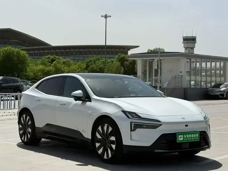2023 Polestar 4 с пробегом 100 000 км