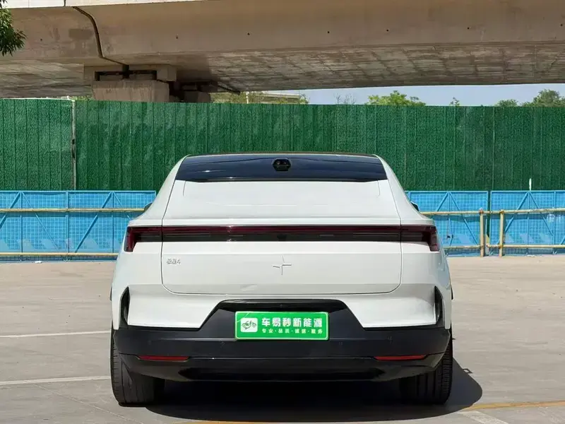 2023 Polestar 4 с пробегом 100 000 км