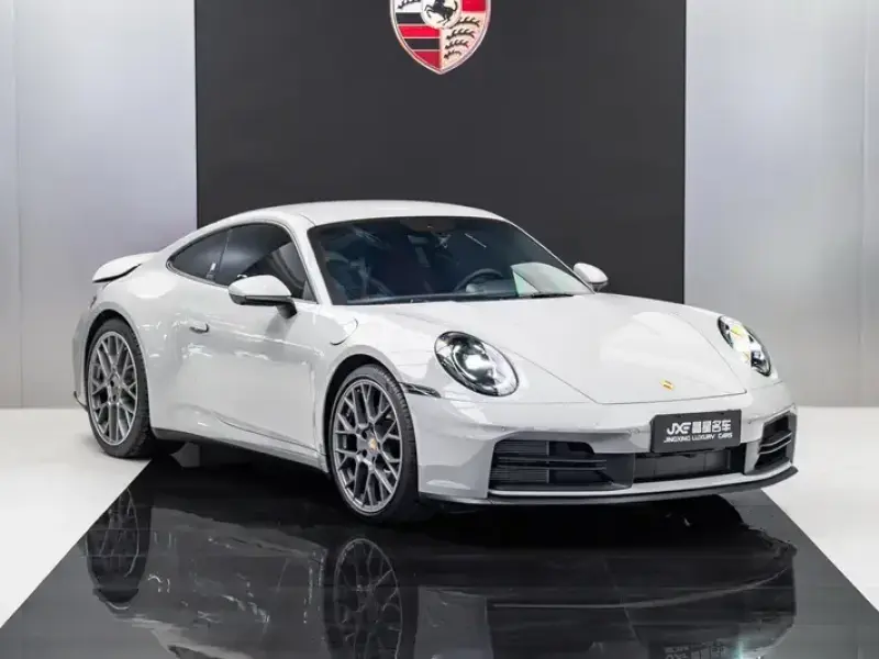 2025 Porsche 911 с пробегом 6 000 км