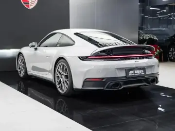 2025 Porsche 911 с пробегом 6 000 км