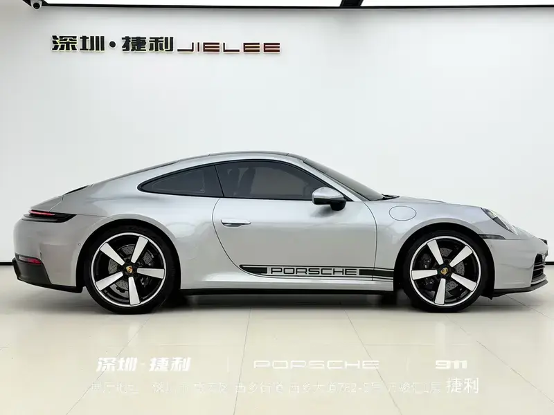 2025 Porsche 911 с пробегом 7 000 км