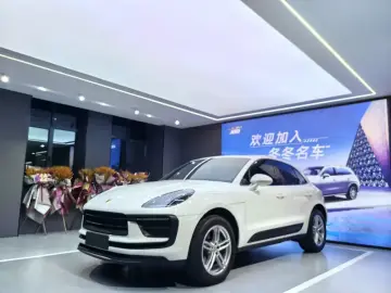 2023 Porsche Macan с пробегом 15 000 км