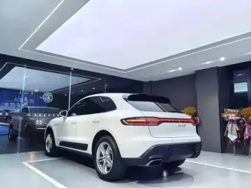 2023 Porsche Macan с пробегом 15 000 км