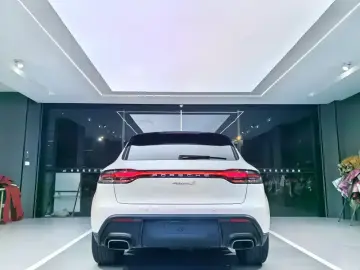 2023 Porsche Macan с пробегом 15 000 км