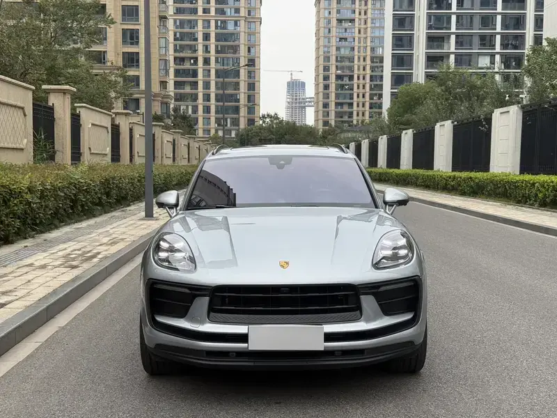 2026 Porsche Macan с пробегом 1 900 км