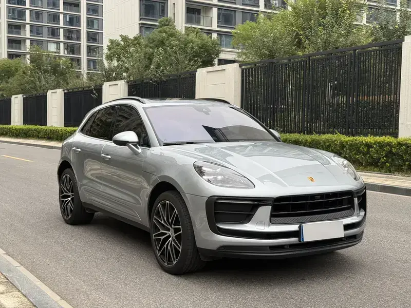 2026 Porsche Macan с пробегом 1 900 км