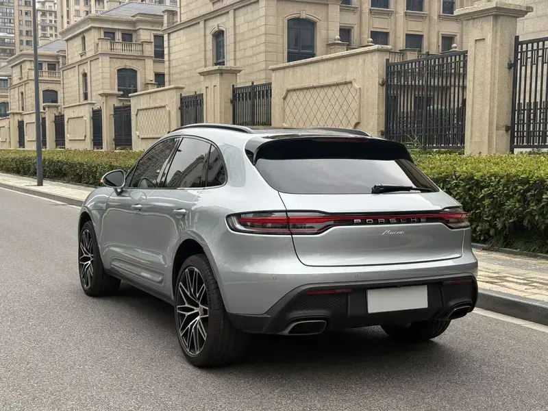 2026 Porsche Macan с пробегом 1 900 км