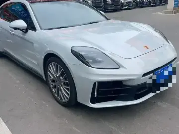 2024 Porsche Panamera с пробегом 21 000 км