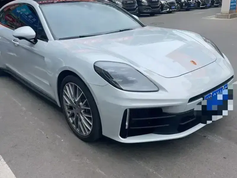 2024 Porsche Panamera с пробегом 21 000 км