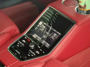2023 Porsche Panamera с пробегом 25 000 км