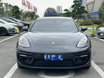 2023 Porsche Panamera с пробегом 31 000 км
