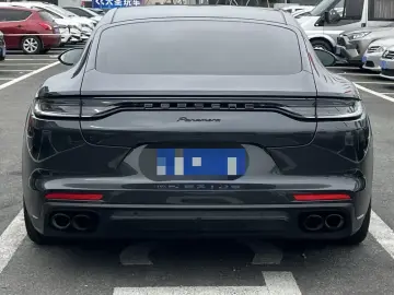 2023 Porsche Panamera с пробегом 31 000 км