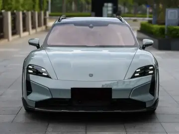 2024 Porsche Taycan с пробегом 9 000 км